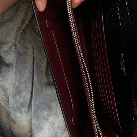 YSL Cassandra
Very very good condition only tried on once
Black, Leather - Picture 4 of 5